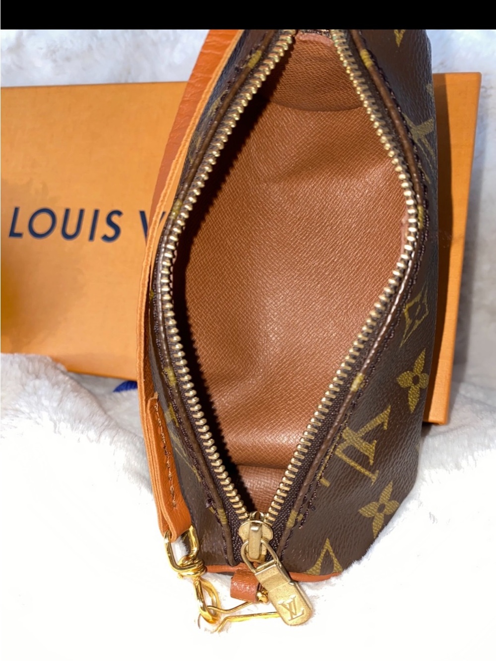 LV Monogram Mini Papillon - Natural Vachetta Strap
Authentic Pre-loved Vintage - Picture 4 of 6